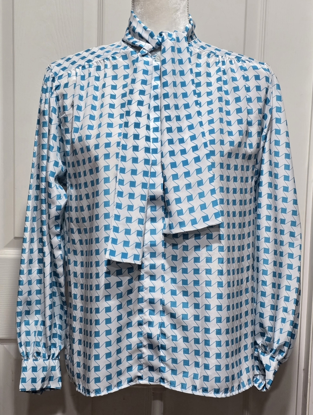 Vintage Evan Picone Teal & White Geometric Star Print Tie-Neck Blouse
